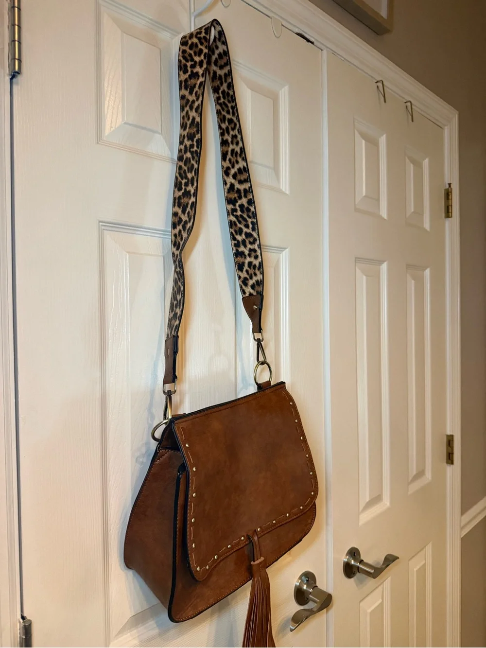 NWOT Jen & Co Bailey Crossbody Bag with Guitar Strap